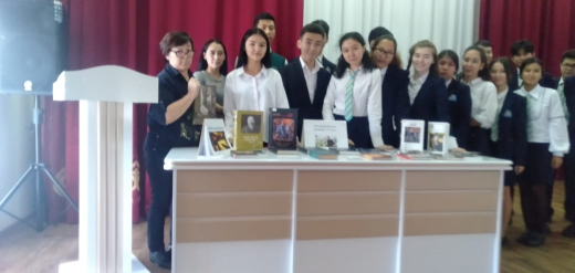 Абай Құнанбайұлының 175 жылдығына орай дайындалған “Өлең - сөздің патшасы” атты әдеби-сазды кеш өткізілді