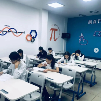 Бүгін, 12 қаңтар күні, 7-8- сынып оқушылары арасында қазақ тілі, орыс тілі, ағылшын тілі Қазақстан тарихы пәндері бойынша I гуманитарлық олимпиадасы өткізілді.