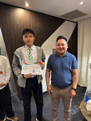 Кәрімжан Данияр химия пәнінен республикалық олимпиадада Құрмет грамотасымен марапатталды